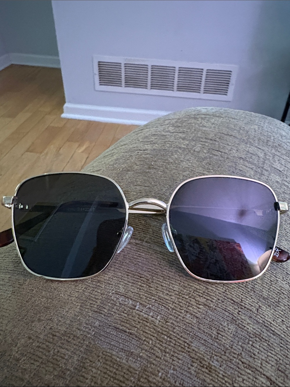 Women’s AIRE Gold Frame Sunglasses